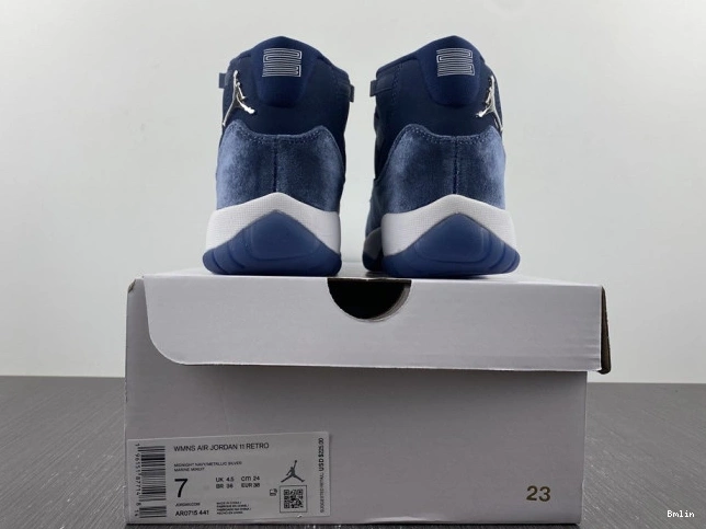 Boostmaster lin Midnight Navy Velvet AR0715-441 Air Jordan 11 WMNS 0724